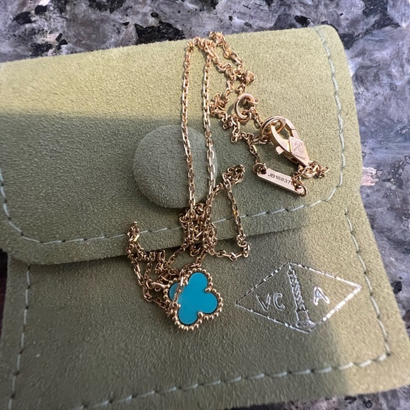 Van Cleef & Arpels Jewelry - Sweet Alhambra can cleef turquoise